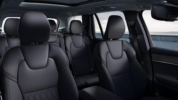 Volvo XC90 14 of 19