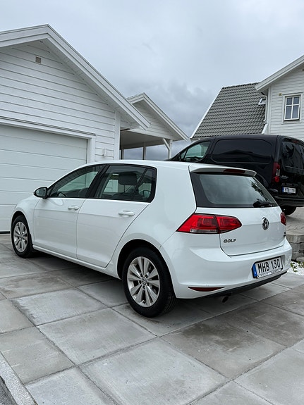 Volkswagen Golf VII 2 of 7