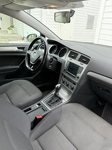 Volkswagen Golf VII 3 of 7