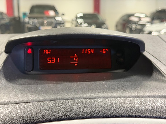Renault Clio 14 of 16