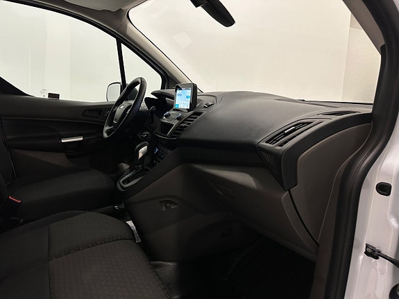 Ford Transit Connect 12 of 18