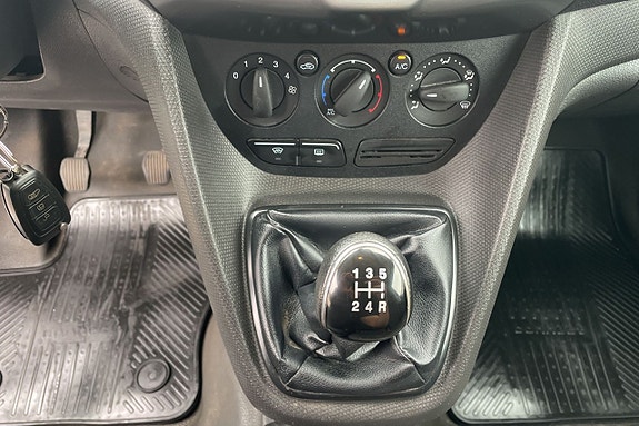 Ford Transit Connect 11 of 14
