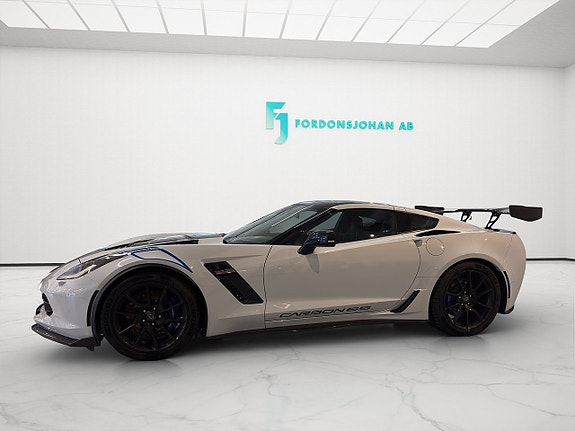 Chevrolet Corvette 2 of 18