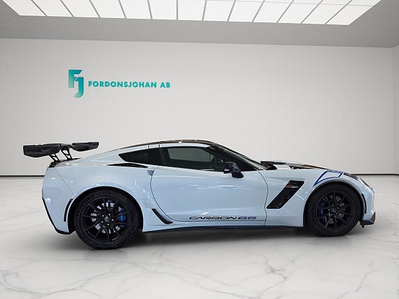 Chevrolet Corvette 6 of 18