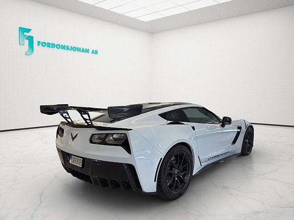 Chevrolet Corvette 5 of 18
