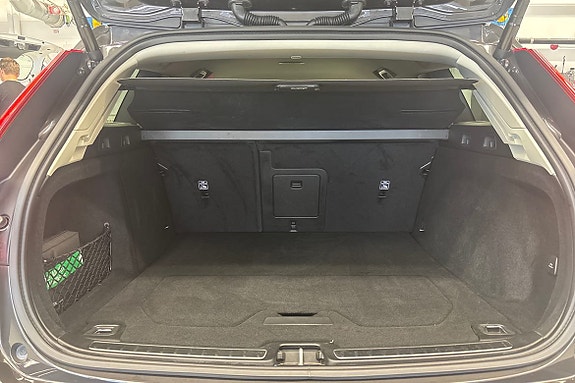 Volvo V60 13 of 22