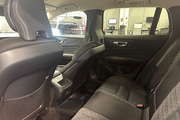 Volvo V60 12 of 22