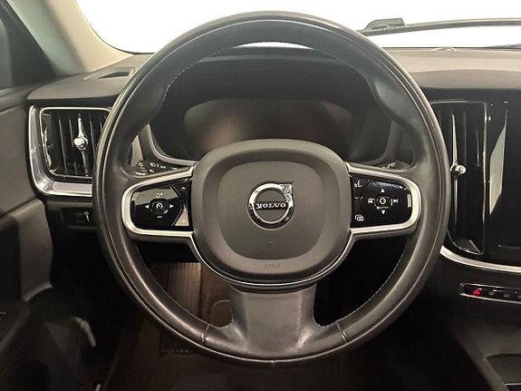 Volvo V60 Cross Country 10 of 13
