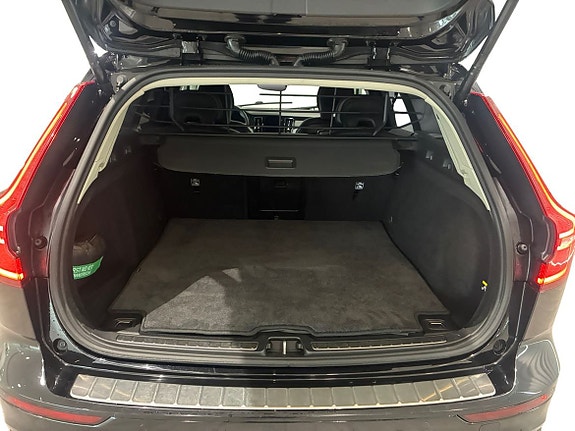 Volvo V60 Cross Country 13 of 13