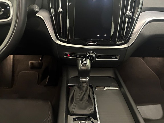 Volvo V60 Cross Country 12 of 13