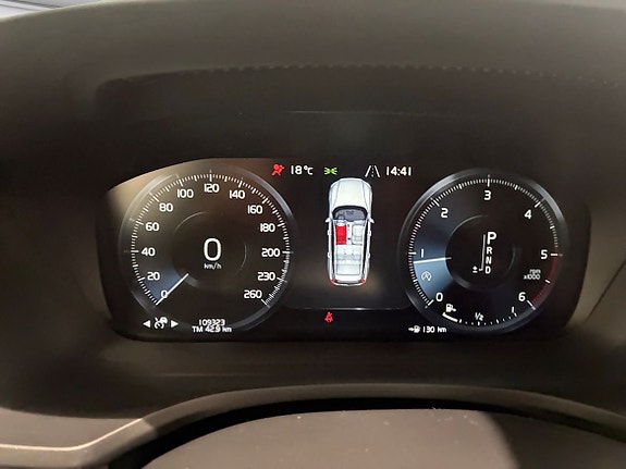 Volvo V60 Cross Country 11 of 13