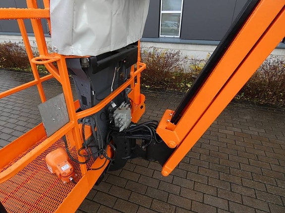 JLG 450 AJ 7 of 11