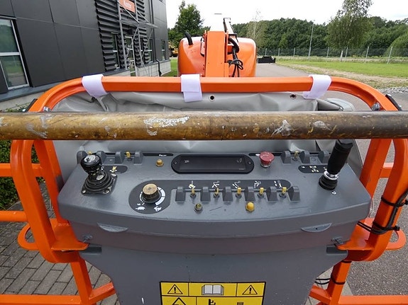 JLG 600 AJ 5 of 11