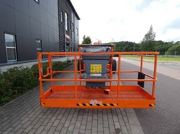 JLG 600 AJ 4 of 11