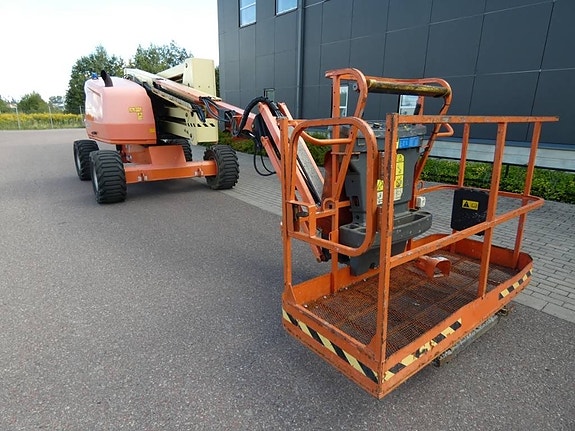 JLG 520 AJ 13 of 13