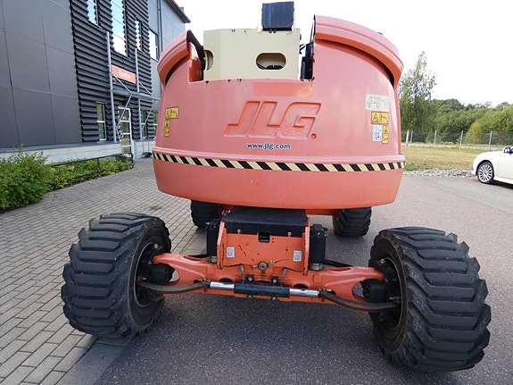 JLG 520 AJ 8 of 13