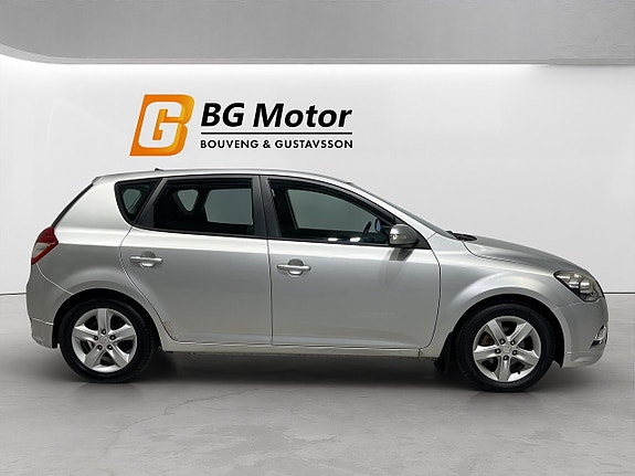 Kia Ceed 3 of 17