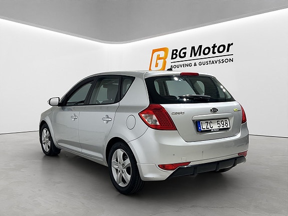 Kia Ceed 6 of 17