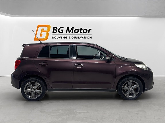 Toyota Urban Cruiser 3 of 18