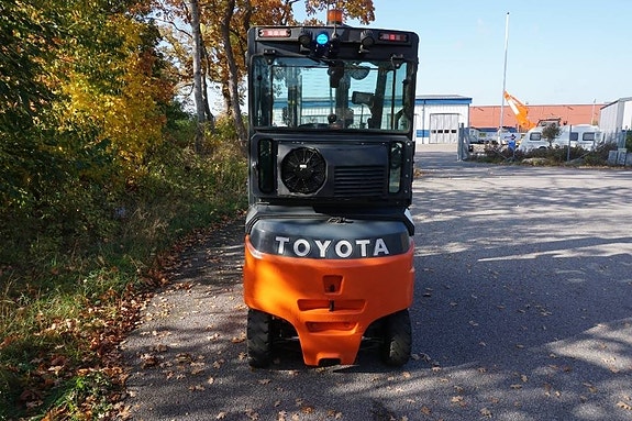 Toyota 8FBMT30 10 of 11