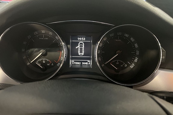 Skoda Superb 13 of 18