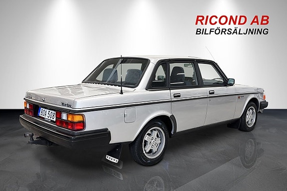 Volvo 244 3 of 26