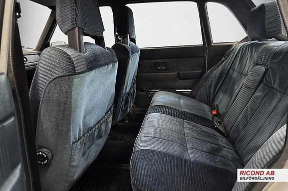 Volvo 244 21 of 26