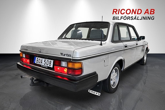 Volvo 244 12 of 26