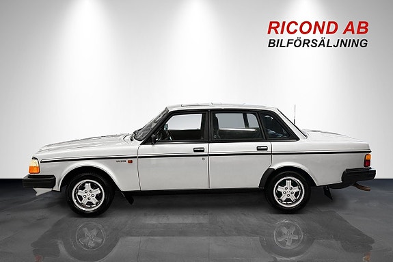 Volvo 244 5 of 26