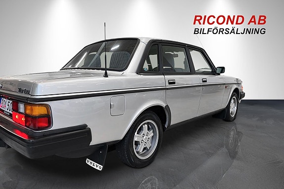 Volvo 244 13 of 26