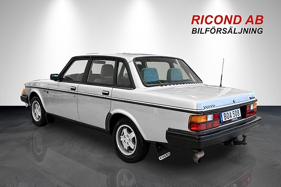 Volvo 244 4 of 26