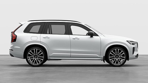 Volvo XC90 27 of 30