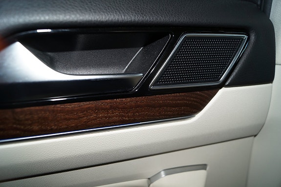 Volkswagen Passat 12 of 12