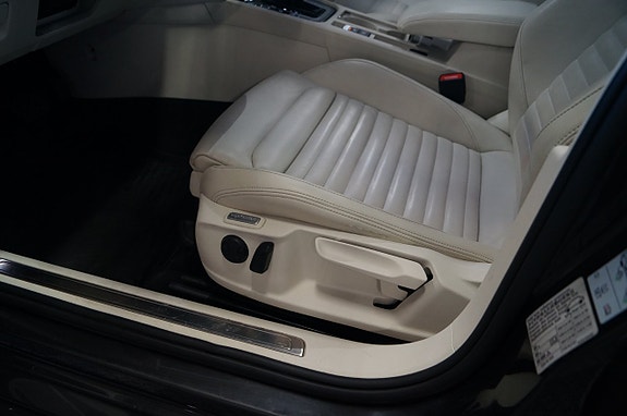 Volkswagen Passat 7 of 12