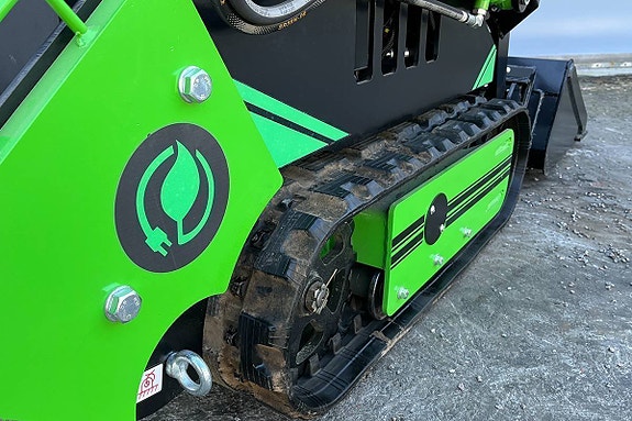 Skid Steer SK650 - Kompaktlastare - minidumper - BENSIN/EL 9 of 12