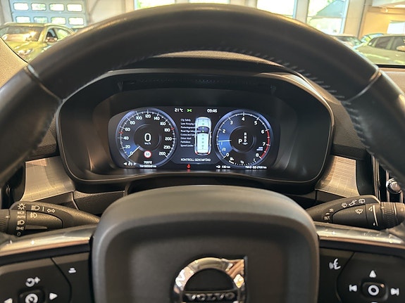 Volvo XC40 10 of 14