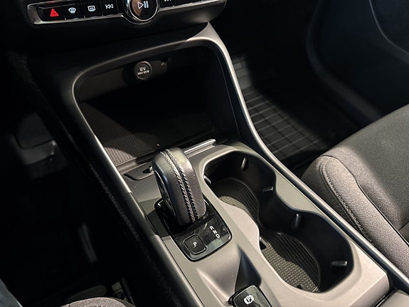 Volvo XC40 12 of 14