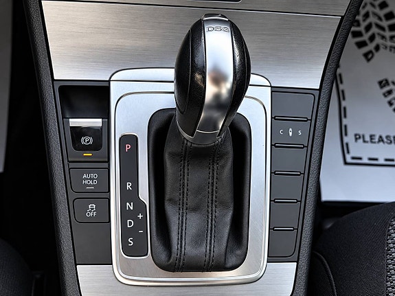 Volkswagen Passat 22 of 25