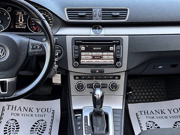 Volkswagen Passat 14 of 25