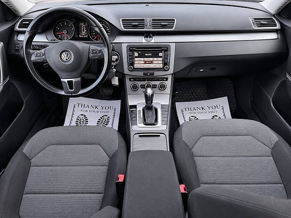 Volkswagen Passat 13 of 25