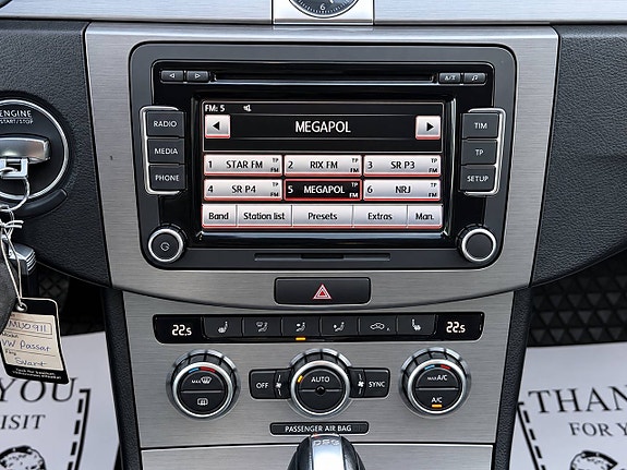 Volkswagen Passat 19 of 25