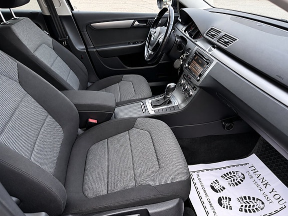 Volkswagen Passat 18 of 25