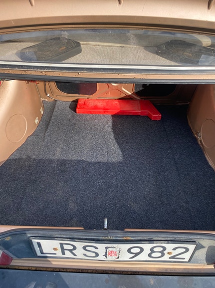 Peugeot 305 3 of 6