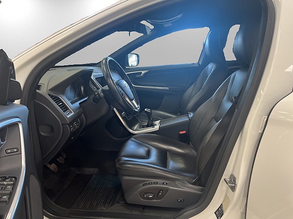 Volvo XC60 8 of 19