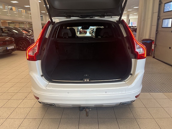 Volvo XC60 14 of 19