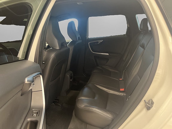 Volvo XC60 9 of 19
