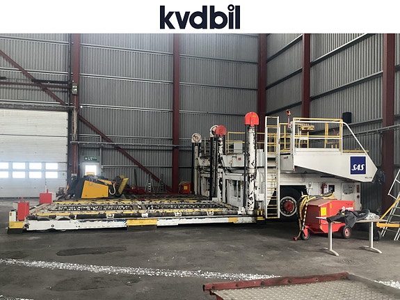FMC MDL-40 Main deck loader (-79) 5 of 27
