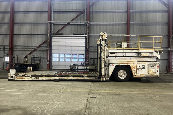 FMC MDL-40 Main-Deck-Loader 7 of 27