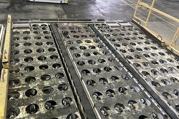 FMC MDL-40 Main-Deck-Loader 27 of 27