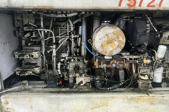 FMC MDL-40 Main-Deck-Loader 16 of 27